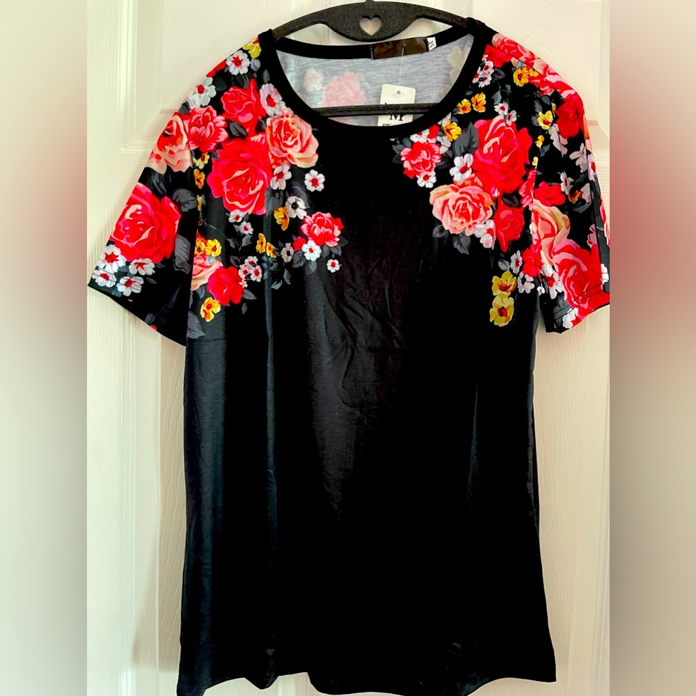 Black and pink flowers T-shirts